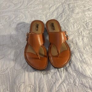 Born‎ Woman's Thong Style Sandals Orange Size 6 M/W Silver Tone Buckle 1.5" Heel
